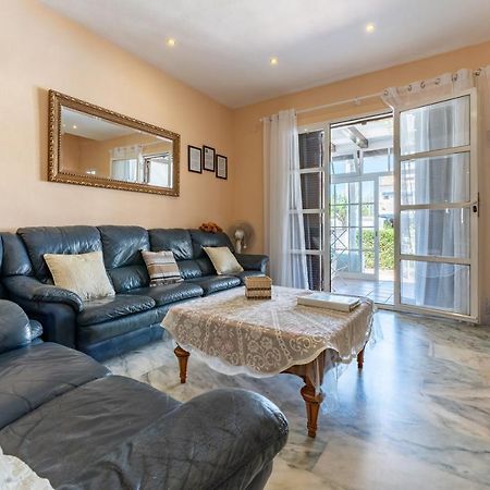 Townhouse Beachside ฟูเอนฮิโรลา ภายนอก รูปภาพ