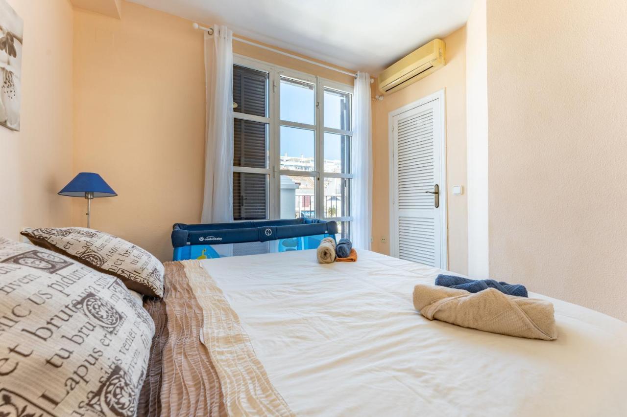 Townhouse Beachside ฟูเอนฮิโรลา ภายนอก รูปภาพ